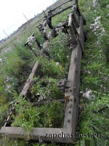 Передняя полурама, капот, радиатор на К-700, К-701