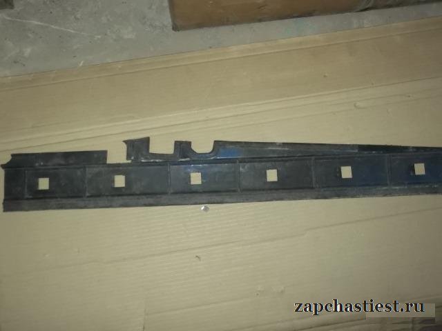Накладка на радиатор Volvo 20561710