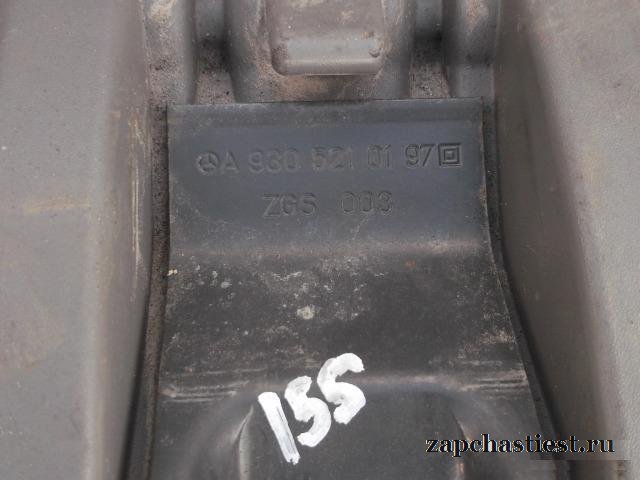 Крепёж крыла Mercedes Benz 9305210197