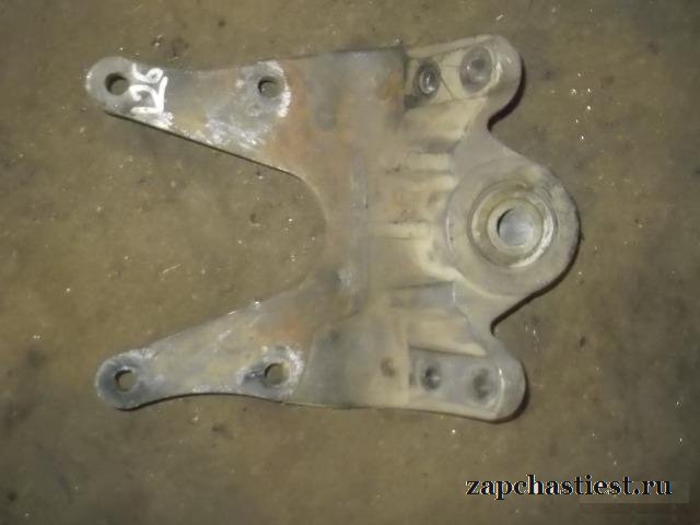 Кронштейн рессоры RH Mercedes Benz 9413220003