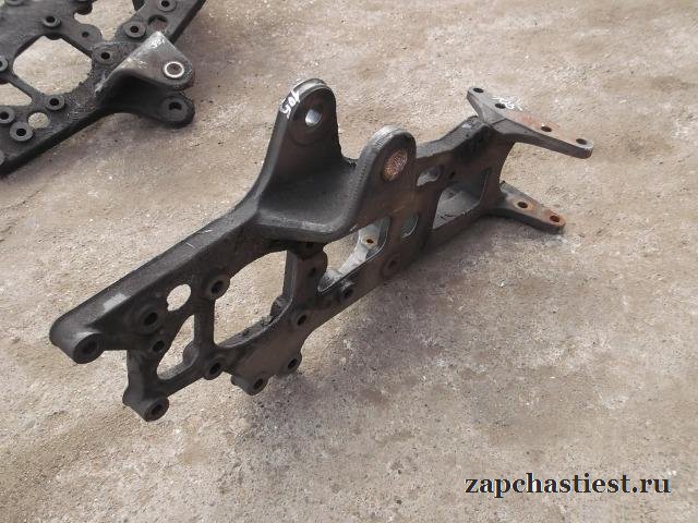 Кронштейн рессоры RH Mercedes Benz 9303221101