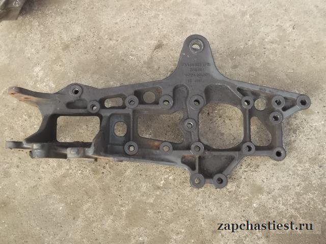 Кронштейн рессоры RH Mercedes Benz 9303221101