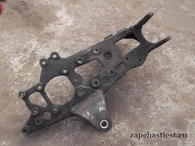 Кронштейн рессоры LH Mercedes Benz 9303221001