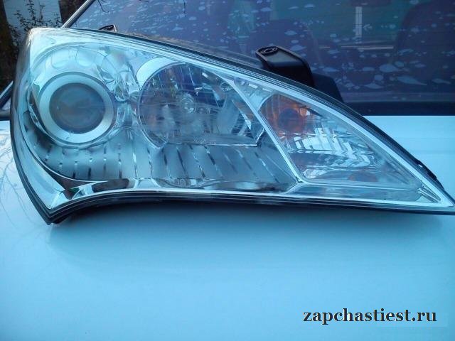 Передняя правая фара ксенон Genesis Coupe 2010
