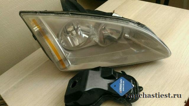 Фара Ford Focus 2 (дорестайлинг)