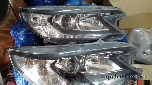 Honda CR-V 4 правая фара