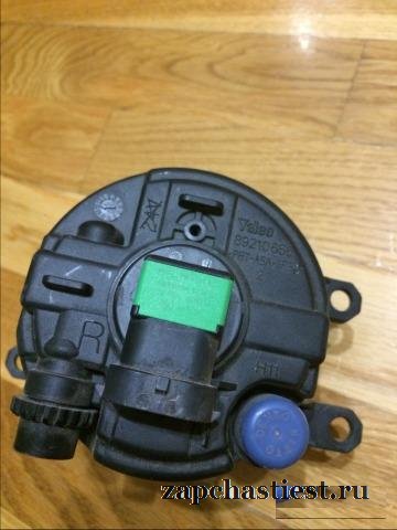Противотуманная фара valeo 0D2 новая на ToyotaRaw4