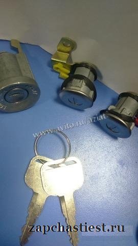 Комплект замка двери+ зажигания isuzu