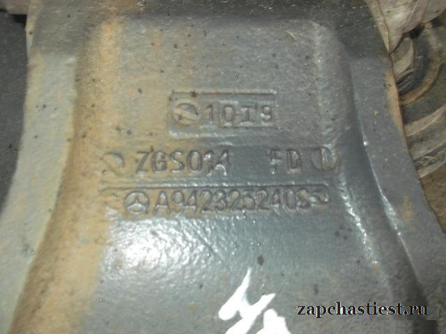 Кронштейн реактивной тяги LH Mercedes Benz 9423252