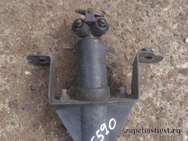 Кронштейн форсунки омывателя фары RH Volvo 2046744