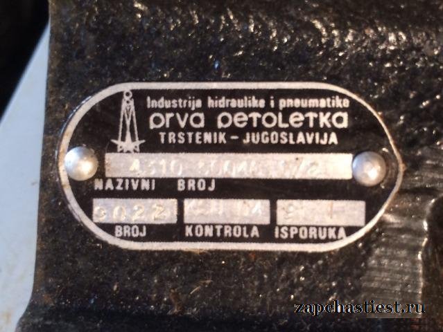 Насос подъёма/опускания кабины