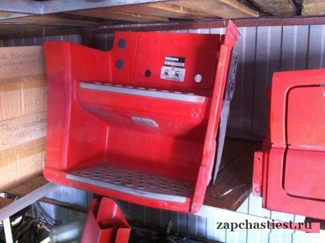 Подножка правая на Мерседес Акторс мр2 2008г