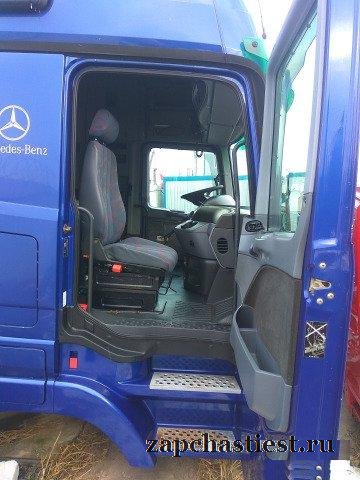 Кабина мерседес Actros актрос 2004 год