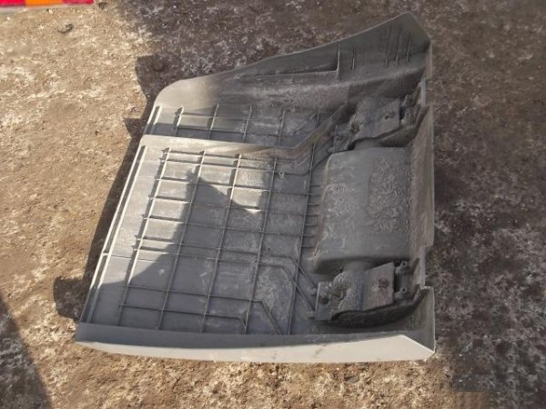 Крыло передняя часть RH Mercedes Benz 9305200119