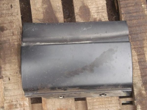 Накладка на крыло RH Iveco 504047645