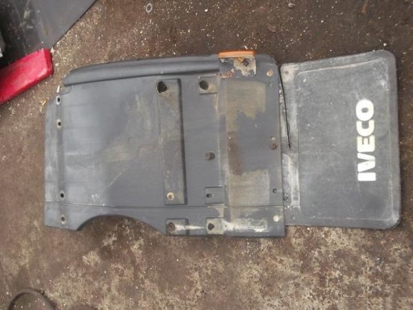 Крыло переднее правое Iveco 504090869