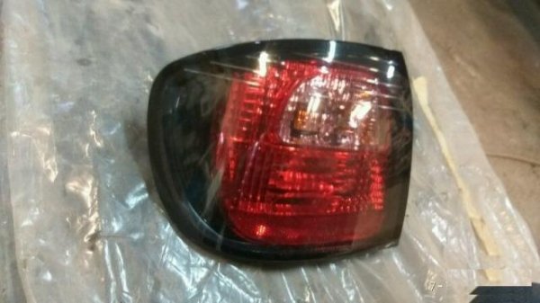 Фанарь nissan primera p11 седан