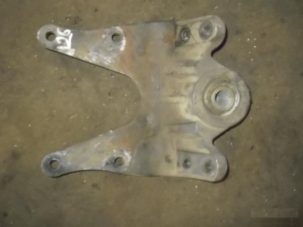 Кронштейн рессоры RH Mercedes Benz 9413220003