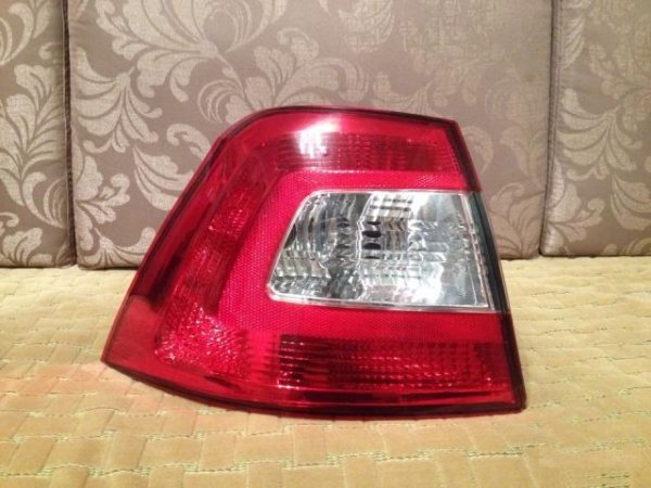 Фонарь задний левый skoda Rapid 12 Diamond
