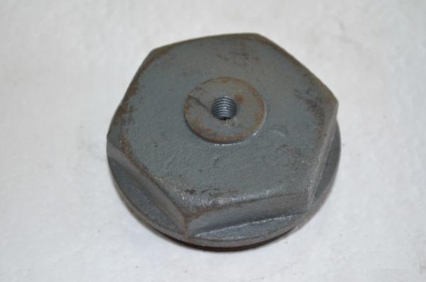 Крышка ступицы катка опорного 71-3204020 (К)
