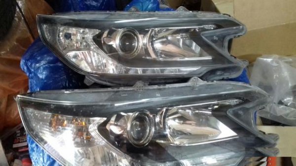 Honda CR-V 4 правая фара