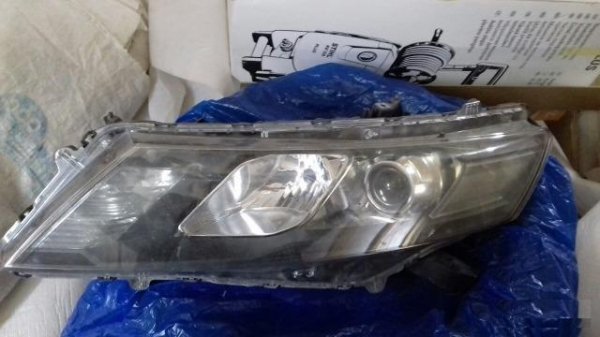 Honda Crosstour (Хонда Кросстур) левая фара