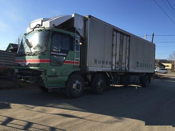 Cпойлер на Хино Профиа 96 г