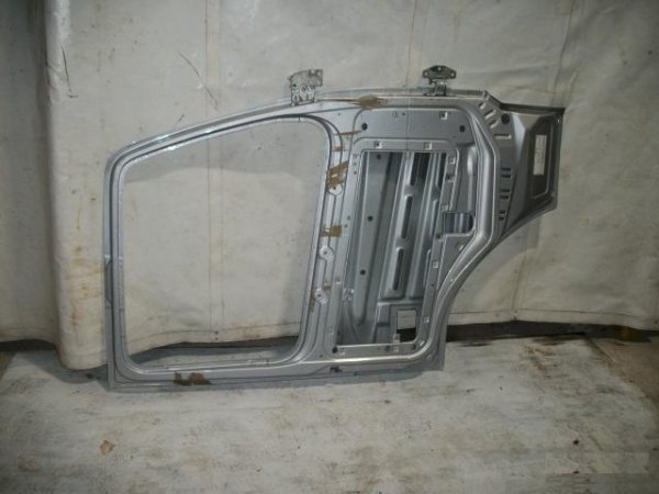 Дверь вольво volvo FM после 02 г. левая