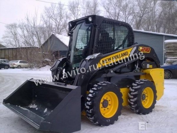 Стекло двери для минипогрузчика New Holland L223