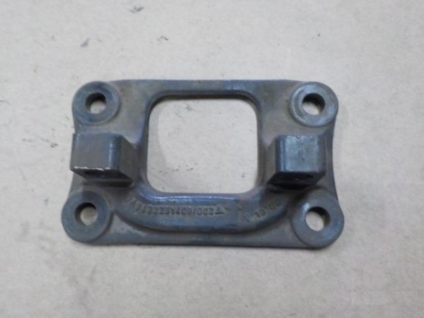 Кронштейн реактивной тяги Mercedes Benz 9423251409