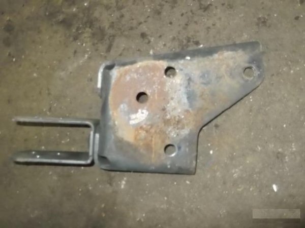 Кронштейн кабины LH Mercedes Benz 9418910231