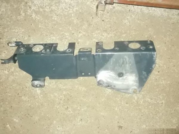 Кронштейн розеток(за кабиной) Iveco 8169839