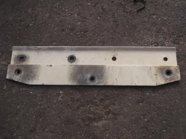Кронштейн защиты кабины Iveco 504097971