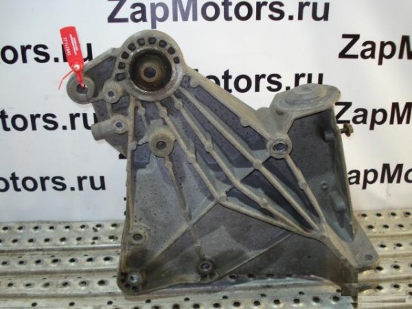 7482270859 Кронштейн крепления кабины Renault