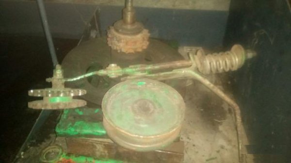 Редуктор понижающий обороты барабана комбайна дон
