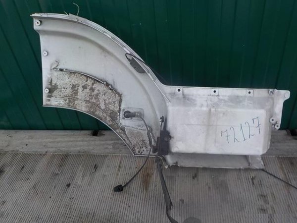 Корпус подножки верхний левый Мерседес Аксор мп2