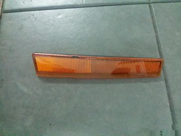 Катафот в подножку правый Fuso Canter MK485634