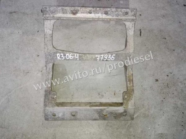 5010610723 кронштейн подножки Renault Premium 04