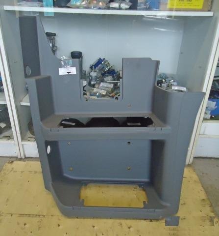 Подножка нижняя левая MB axor