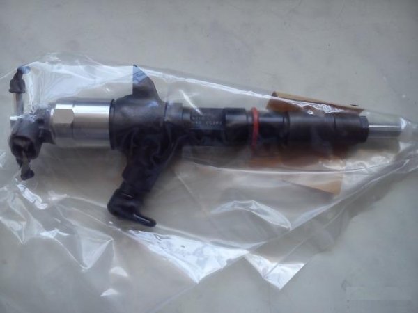 Форсунка топливная Hyundai Каунти 3380045701 HD78