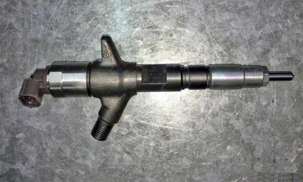 Форсунка 095000-5550 Hyundai County HD65 HD72 HD78