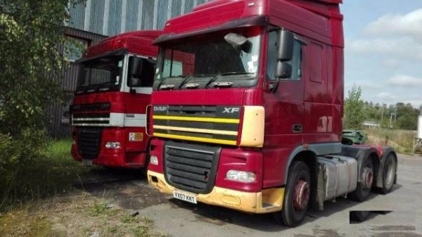 DAF XF 105. Бампер фары двигатель капот