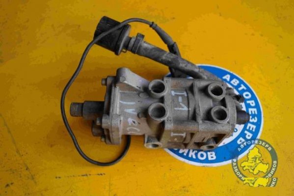 Iveco EuroTech Кран главный тормозной 99450701