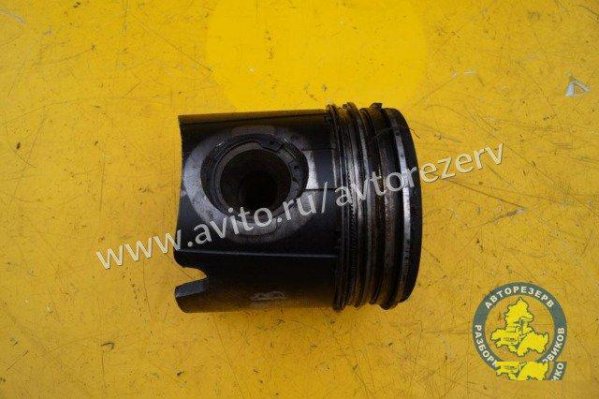 Iveco Поршень 504007513