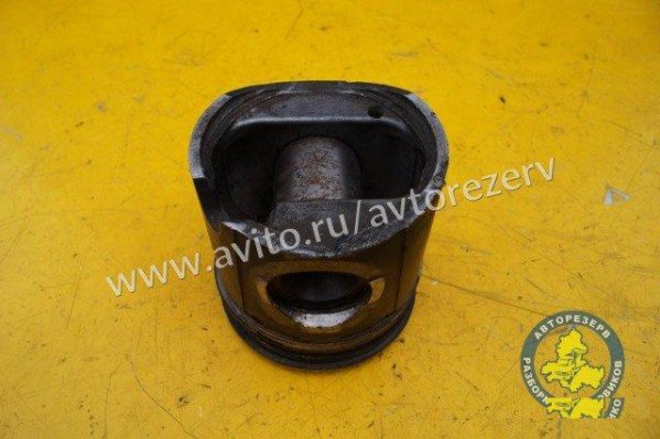 Iveco EuroTech Cursor Поршень 504007512