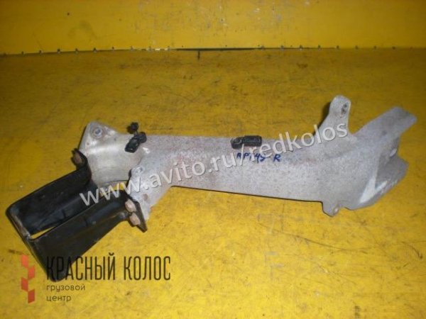 Renault Кронштейн бампера правый 5600201629